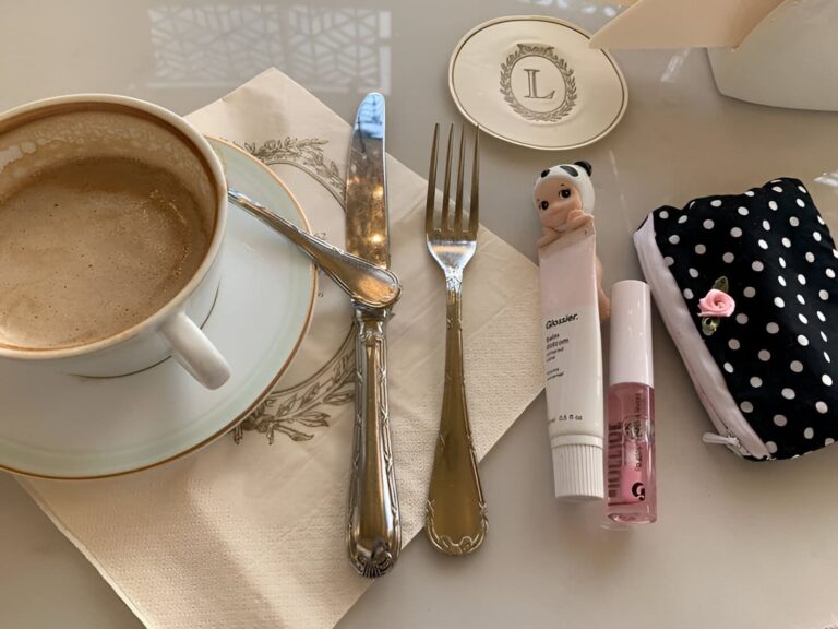 7 Habits of Women Who Make Everything Look Effortless (But It’s Not)